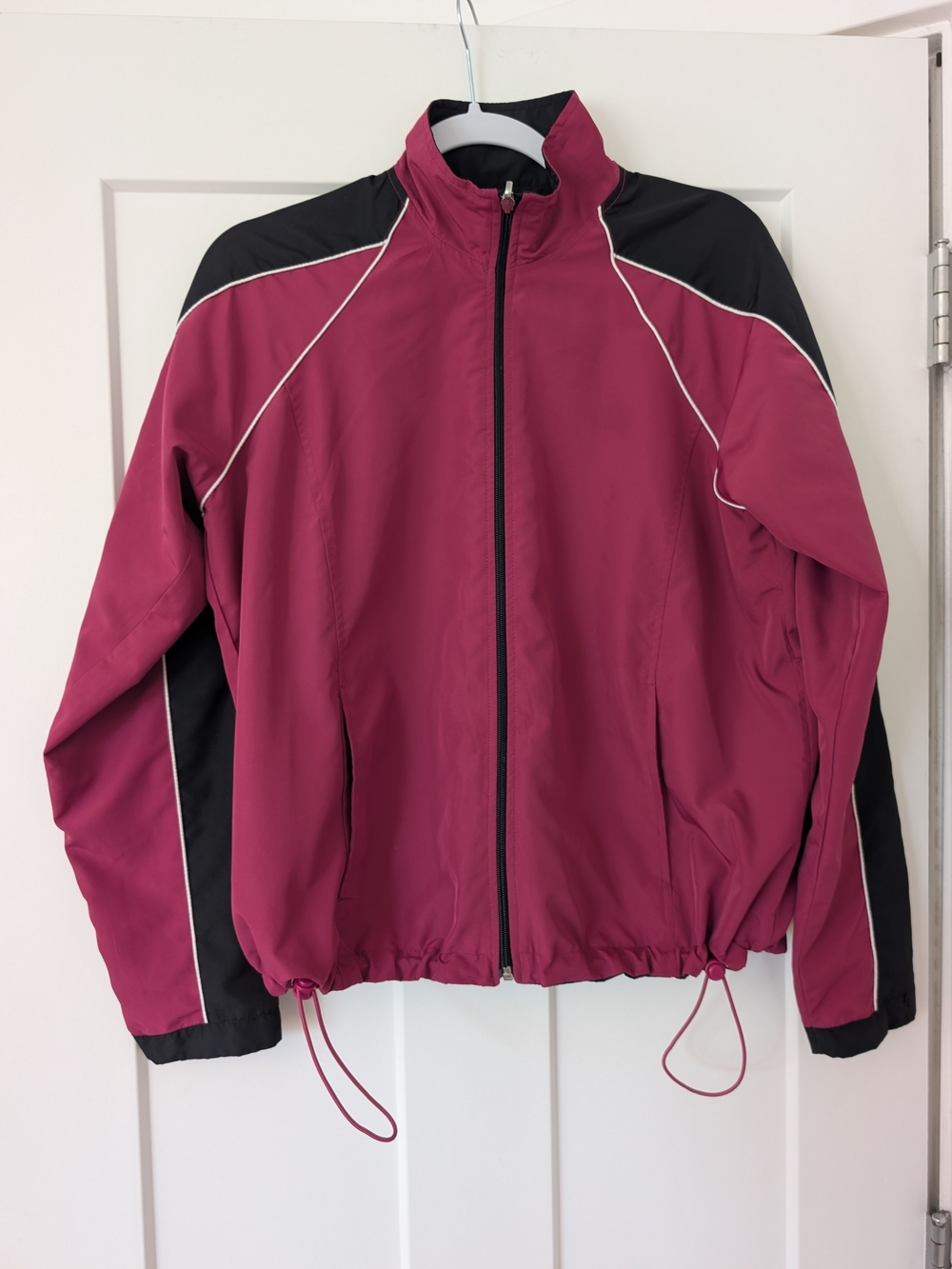 Women’s Vintage Reversible Windbreaker Jacket in Berry and Black